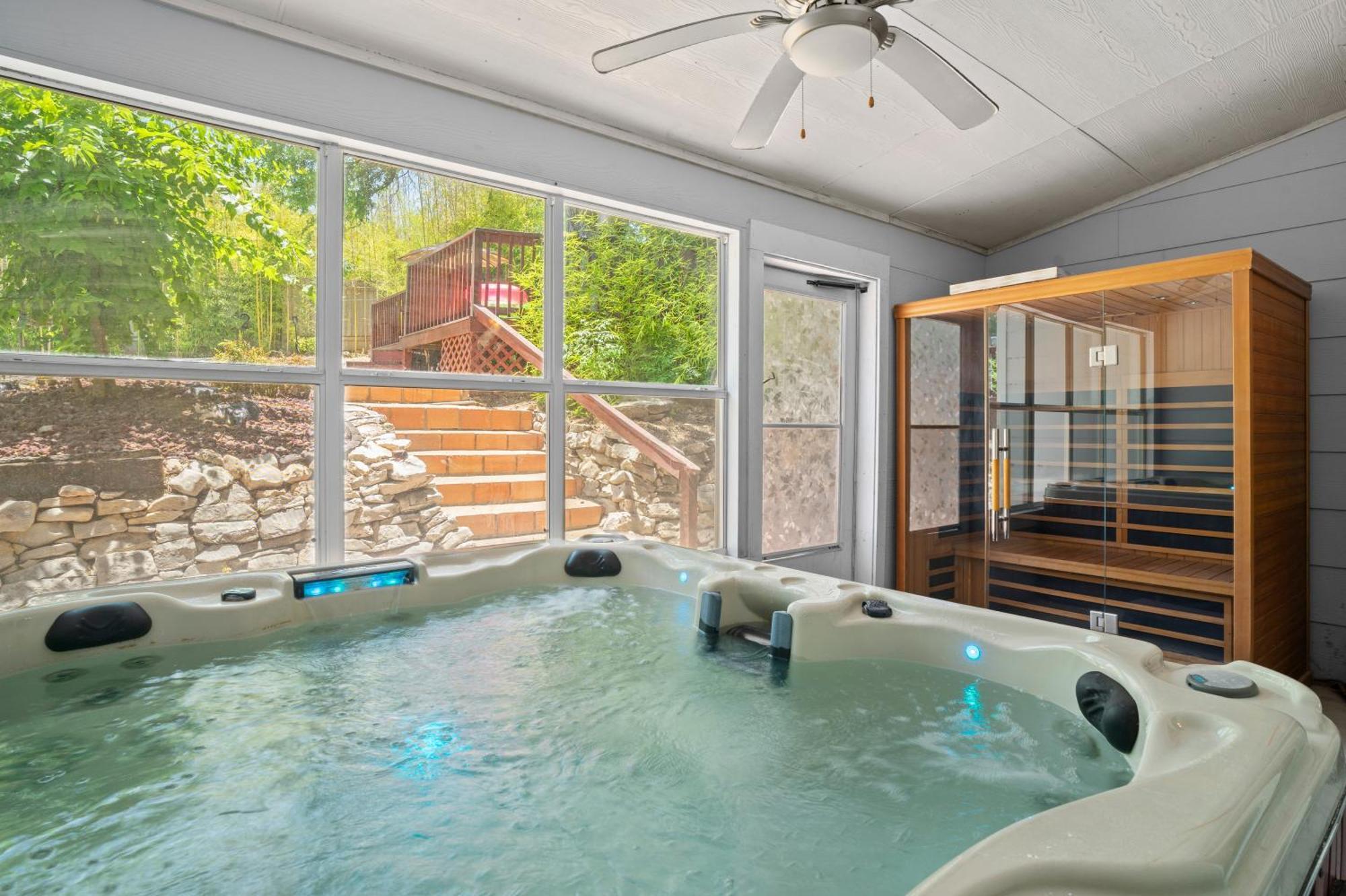 Bamboo Oasis-Relaxing Hot Tub-Family Time Villa San Antonio Exterior foto